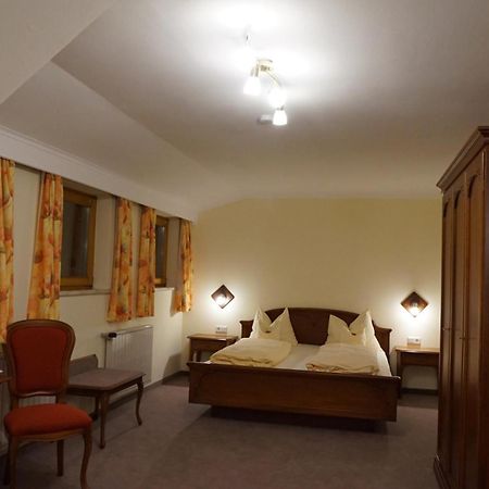 Landhotel Pacher Оберфелах Стая снимка