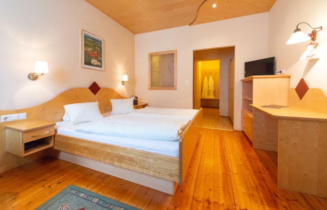 Landhotel Pacher Оберфелах Екстериор снимка